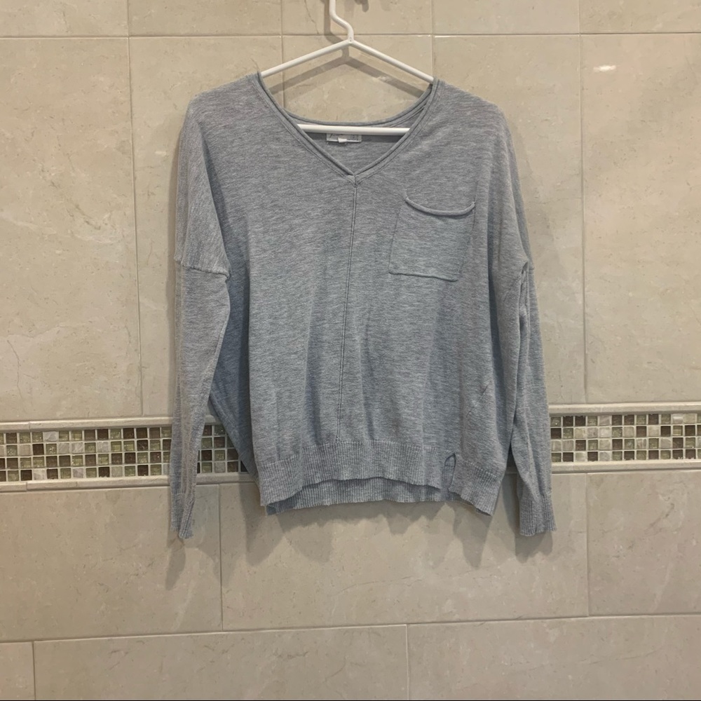 Basic cropped grey sweater